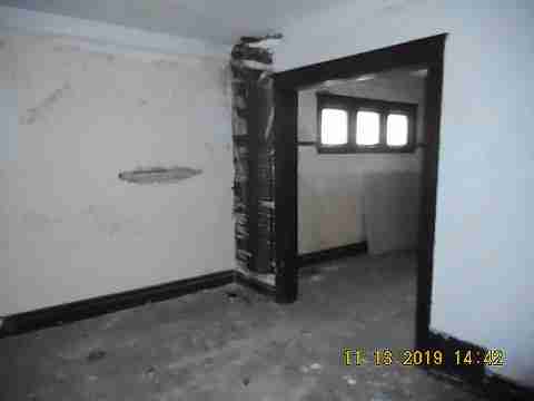 4380 Larchmont (7)_m.jpg